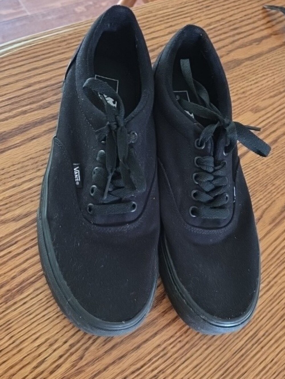 Vans All Black Men's Size 10 Low-Top Canvas Sneakers Skater Lightweight Shoes EC